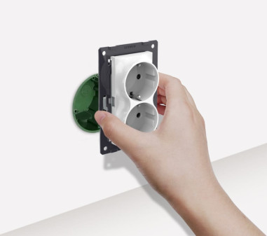 Priză Dublă Schuko Pentru 1 Doză cu Ramă din Sticlă LIVOLO - Alb
