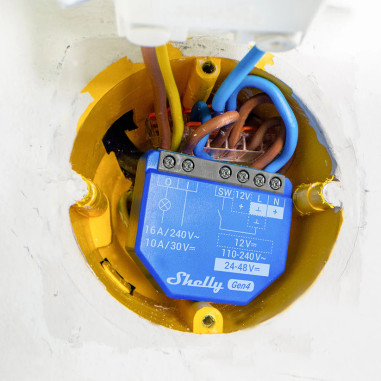 Shelly 1 Gen4 - Modul Smart 1 Canal Dry Contact, Montaj in Doză (WiFi, Bluetooth, Zigbee, Matter)